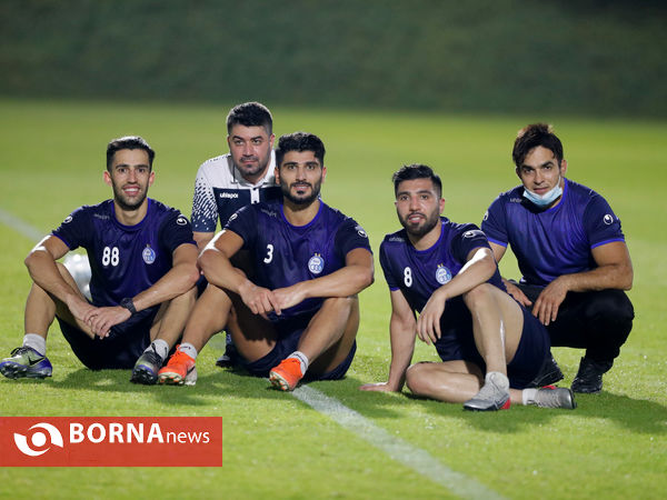 تمرین تیم فوتبال استقلال تهران در دانشگاه قطر