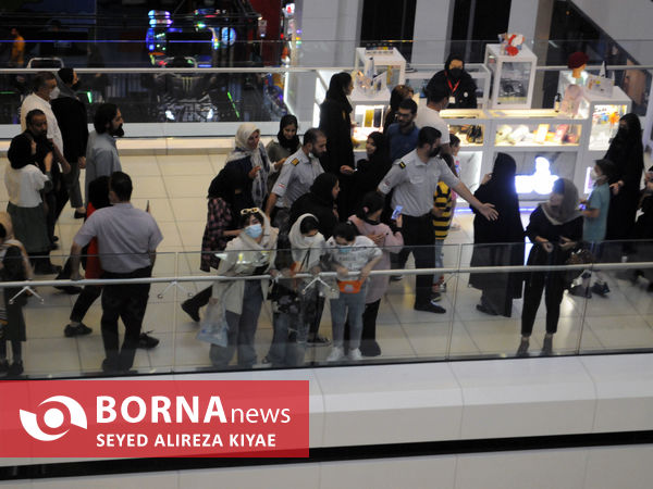 اکران فیلم سینمایی« شب طلایی »