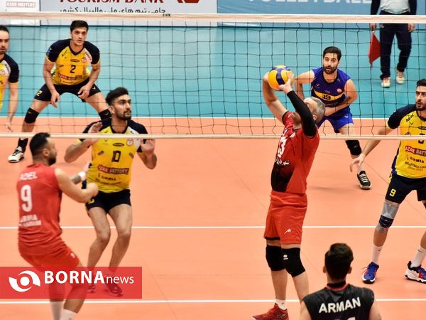 دیدار تیم های والیبال شهرداری ارومیه و آذرباتری ارومیه