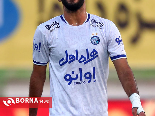 دیدار تیم های فوتبال پیکان - استقلال