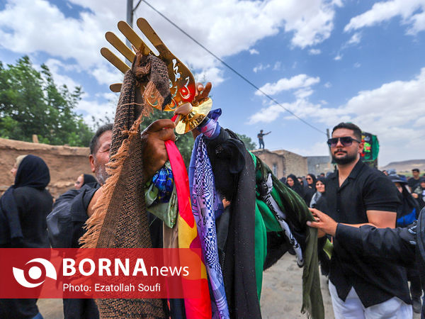 آیین نخل‌گردانی در روستای ساکی