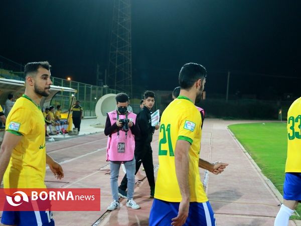 در حاشیه دیدار تیم های فوتبال صنعت نفت - پرسپولیس