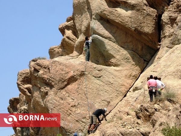 صخره نوردی در منطقه تنگه وردیج- غرب تهران