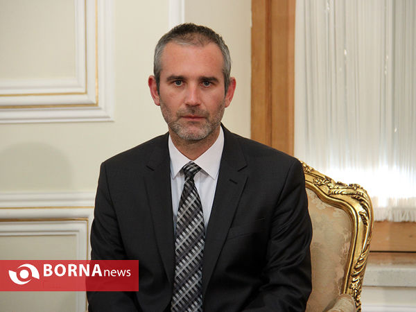 دریافت استوارنامه سفرای اسلوونی و کامبوج