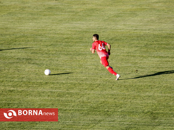 دیدار تیم های فوتبال آلومینیوم اراک-تراکتور سازی تبریز