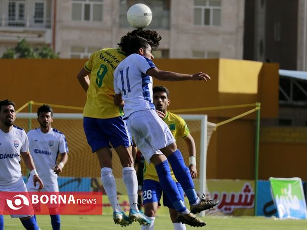 دیدار تیم های فوتبال صنعت نفت آبادان - داماش پارسه تهران