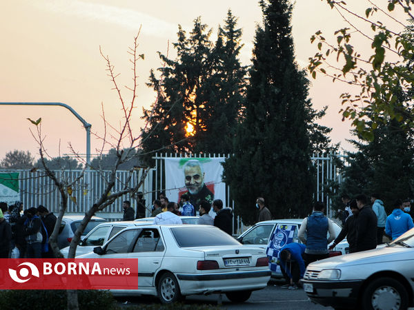 باز شدن درب ورزشگاه آزادی بعد از ۲ سال ( استقلال - نساجی )