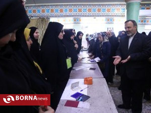 بازدید استاندار خراسان رضوی از روند رای گیری استان