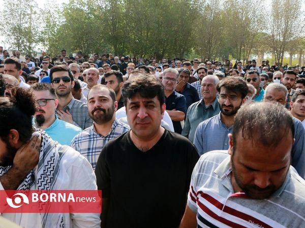 خاکسپاری جانباختگان متروپل در قطعه ورزشکاران بهشت رضای آبادان