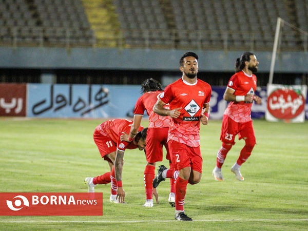 دیدار تیم های فوتبال آلومینیوم اراک-تراکتور سازی تبریز