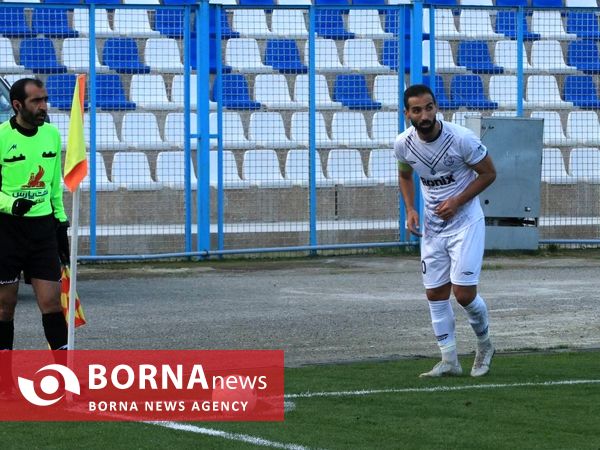 دیدار تیم های فوتبال ملوان  بندرانزلی _ پیکان تهران