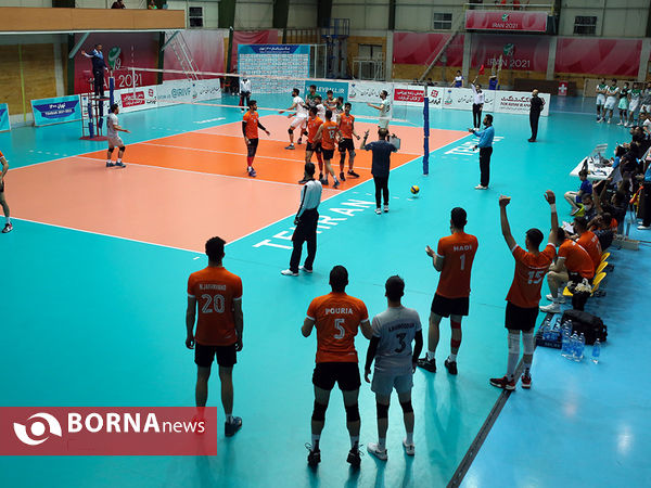 دیدار تیم های والیبال سایپا و پاس گرگان