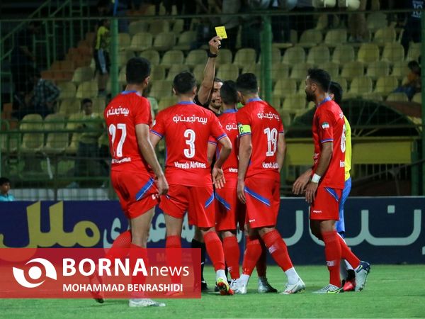 دیدار تیم های فوتبال صنعت نفت - نساجی