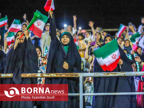دیدار تیم‌های فوتبال آلومینیوم - استقلال خوزستان