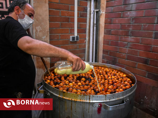 سفره‌دار مجلس حسین(ع)