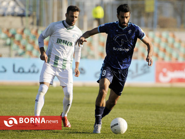 دیدار تیم های فوتبال پیکان- آلومینیوم اراک