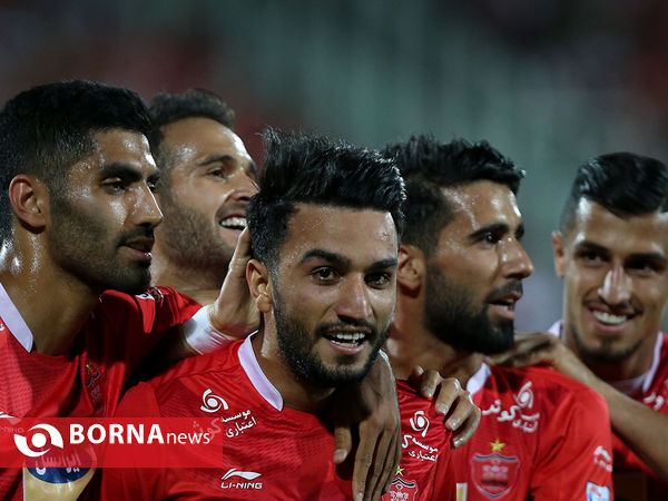 دیدار تیم های فوتبال پرسپولیس و فولاد خوزستان