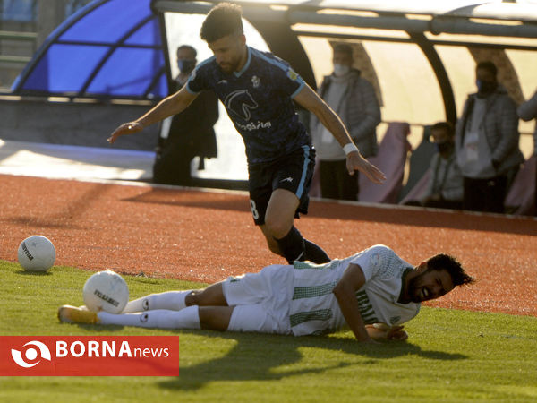 دیدار تیم های فوتبال پیکان- آلومینیوم اراک