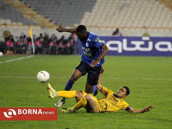 دیدار تیم های های فوتبال استقلال - سپاهان