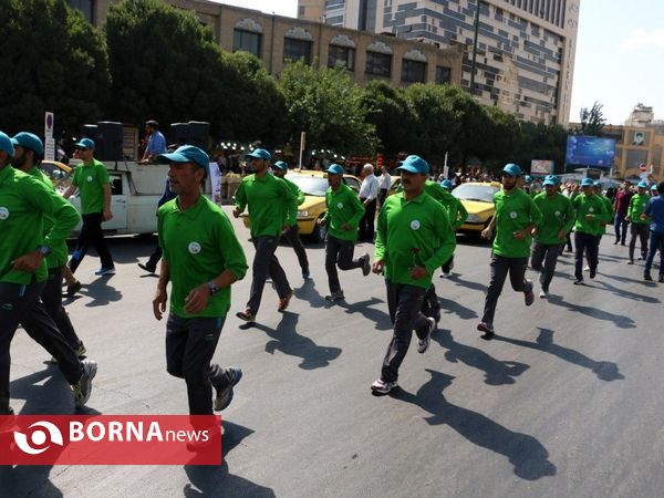 آغوش باز مشهد بر دوندگان جاده ولایت