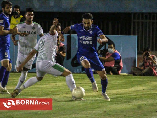 دیدار تیم های فوتبال آلومینیوم اراک-استقلال تهران