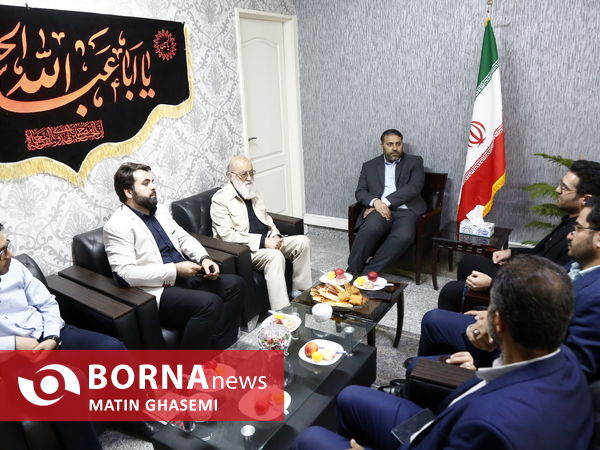 حضور مهدی چمران در خبرگزاری برنا