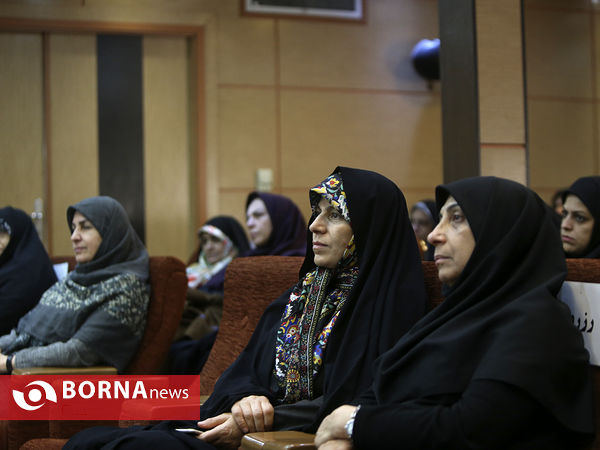 سخنرانی طاهره طاهریان درنشست تخصصی "تجارب زیسته زنان مدیر"