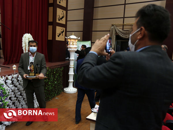 مراسم تجلیل از برگزیدگان ملی فارس در بخش کشاورزی