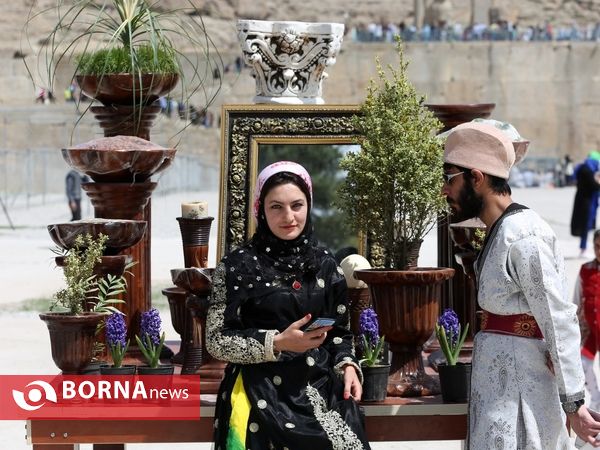 میهمانان نوروزی در تخت جمشید