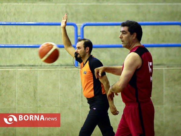 مسابقه بسکتبال پیشکسوتان اصفهان وتهران