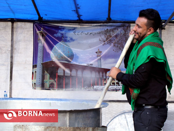 أپخت و توزیع 80 هزار کیلو آش صلواتی به مناسبت 28 صفر در شیراز