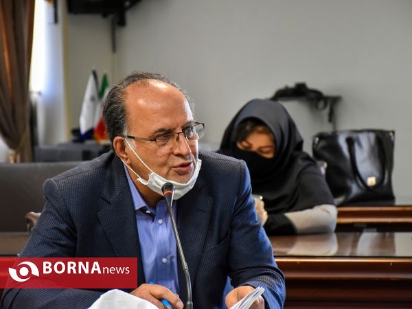 نشست صمیمی استاندار مرکزی با نمایندگان جامعه کار و تولید استان مرکزی به مناسبت هفته کارگر