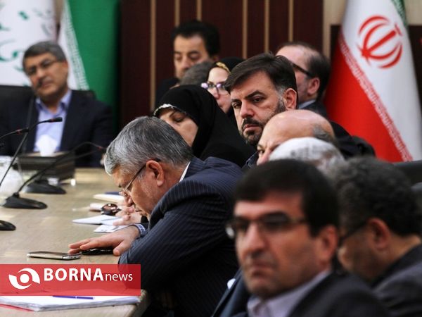 نشست مجمع نمایندگان تهران با استاندار