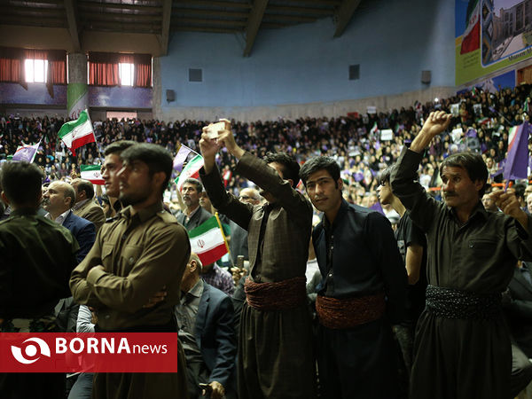 دکتر روحانی در جمع مردم کرمانشاه