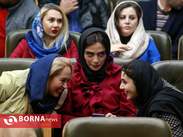 اکران فیلم آذر در مرکز همایش های بین المللی رایزن