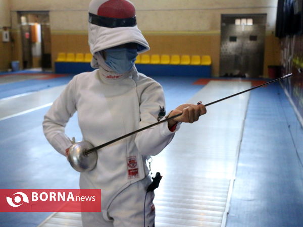 تمرینات بانوان شمشیرباز آذربایجان‌غربی برای حضور در انتخابی المپیک