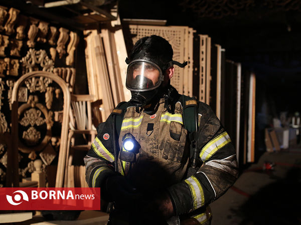 آتش سوزی انبار چوب در منطقه پل چوبی - تهران