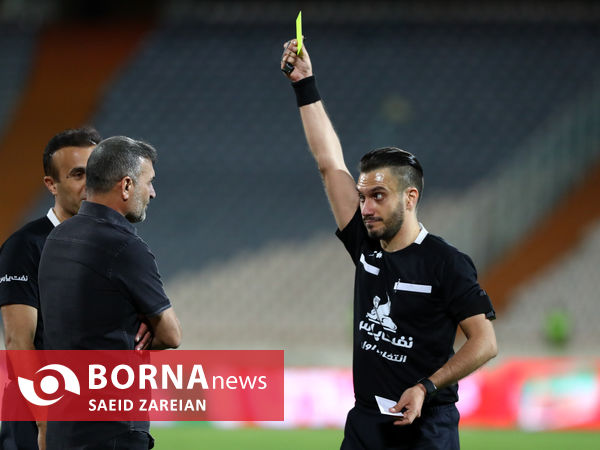 دیدار تیم های استقلال تهران - صنعت نفت آبادان