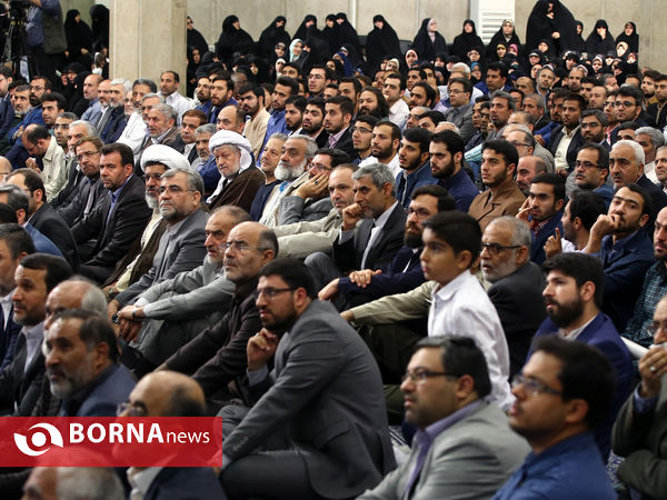 مراسم شب خاطره دفاع مقدس با حضور مقام معظم رهبری