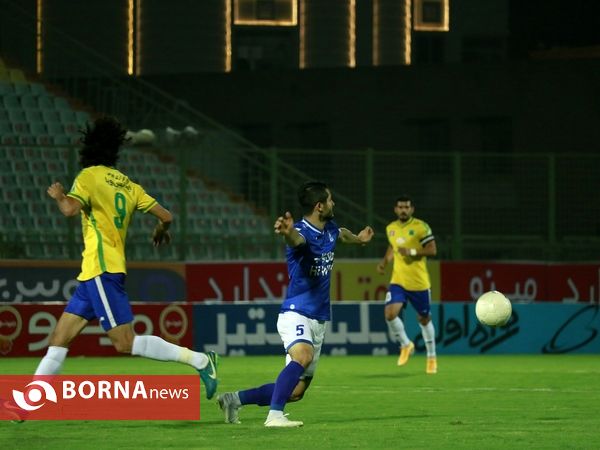 دیدار تیم های صنعت نفت و استقلال