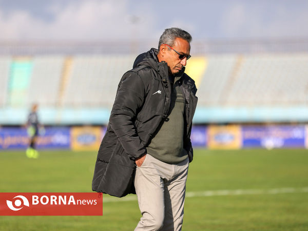 دیدار تیم‌های فوتبال آلومینیوم اراک _ فجر شهید سپاسی شیراز