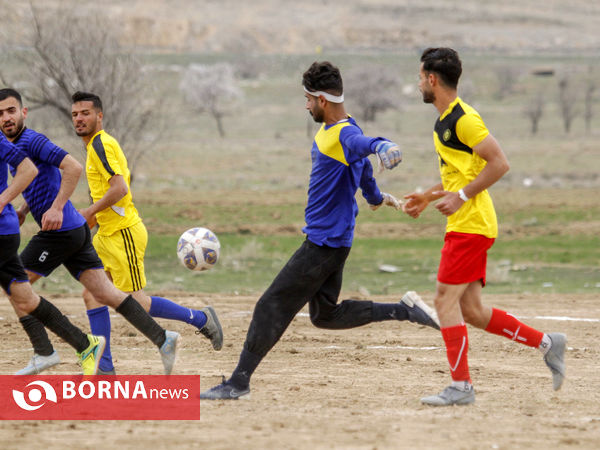 مسابقات فوتبال در روستا