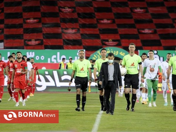 دیدار تیم های فوتبال پرسپولیس_ تراکتور