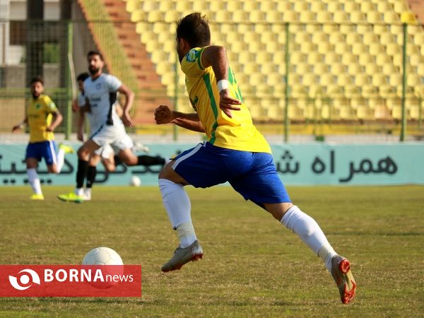 دیدار تیم های صنعت نفت - گل گهر