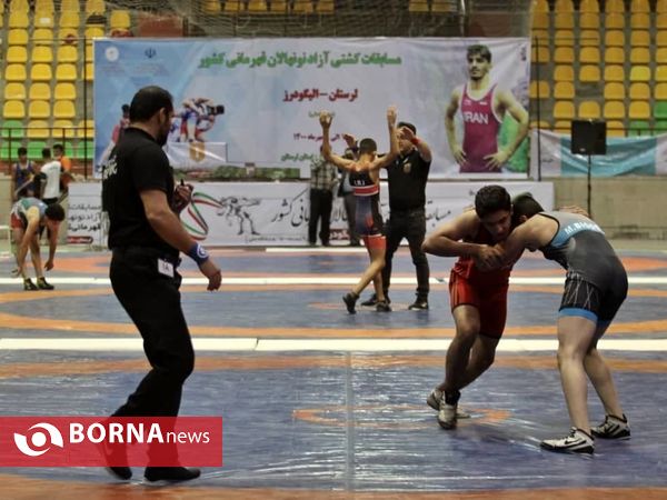 برگزاری مسابقات کشتی آزاد نونهالان کشور در الیگودرز