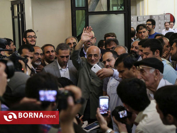حضور میرسلیم درپای صندوق رای ،مسجد قبا