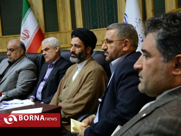 نشست شورای گفتگوی دولت و بخش خصوصی در سالن تدبیر استانداری کرمانشاه