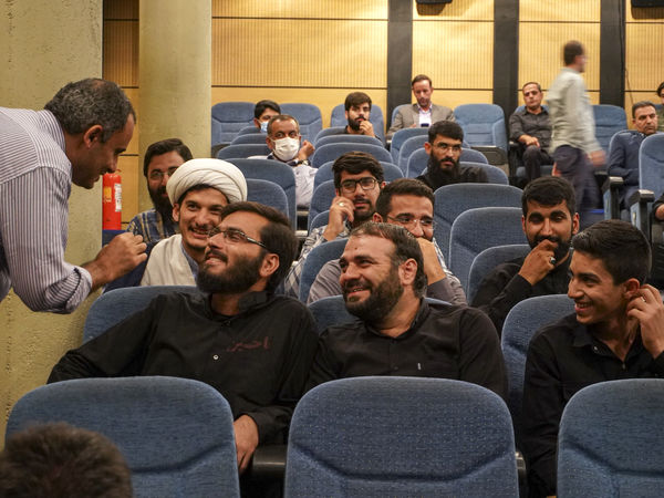 رونمایی از مستند سینمایی «لباس کار» در شیراز