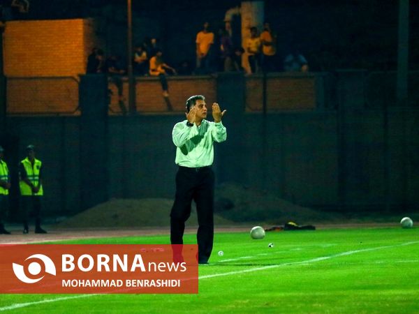 دیدار تیم های فوتبال صنعت نفت - آلومینیوم