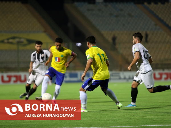 دیدار تیم های فوتبال صنعت نفت - نفت مسجدسلیمان